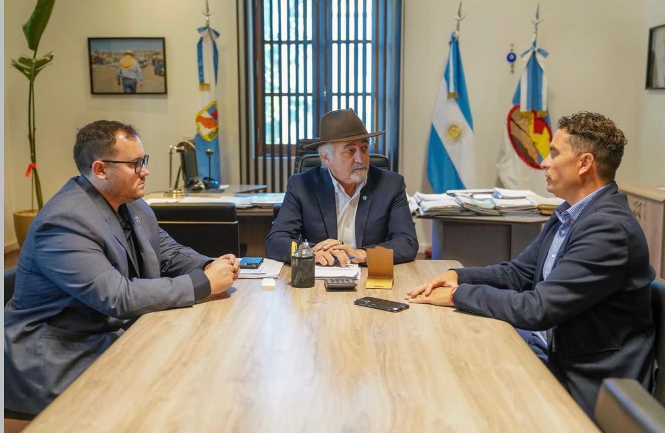 REUNIÓN CON EL INTENDENTE DE LA CIUDAD DE COMODORO RIVADAVIA